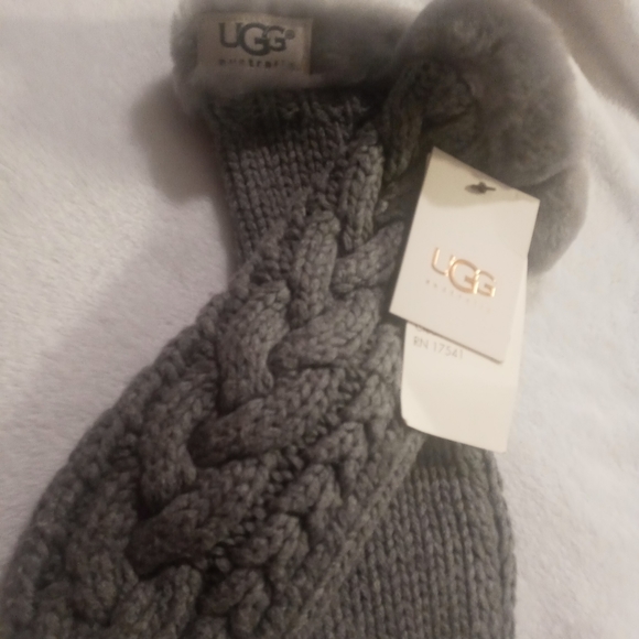 UGG Accessories - UGG Australia Cable Mittens